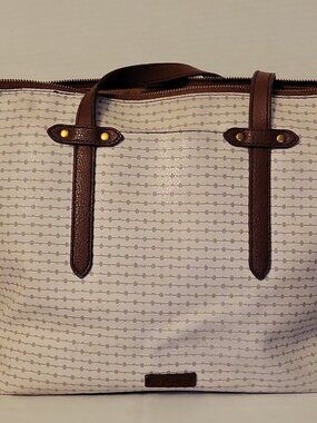 Fossil geometric tote, white/brown, zip top, lined, inner pockets, gold hw